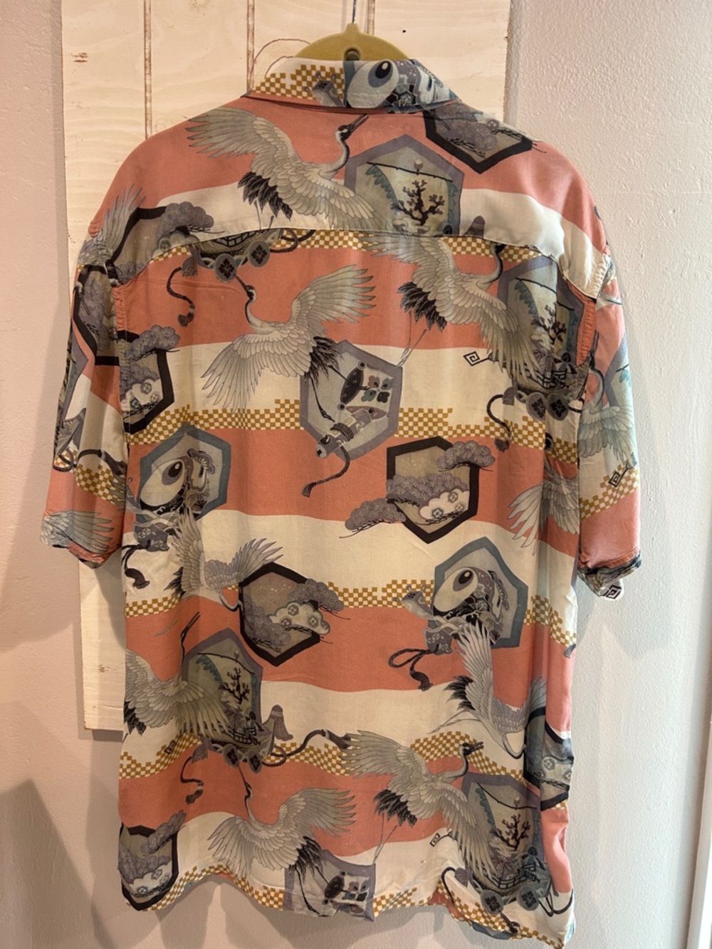 All Saints Men’s Coral & Cream Crane Print Button-Up Shirt - Picture 3 of 5